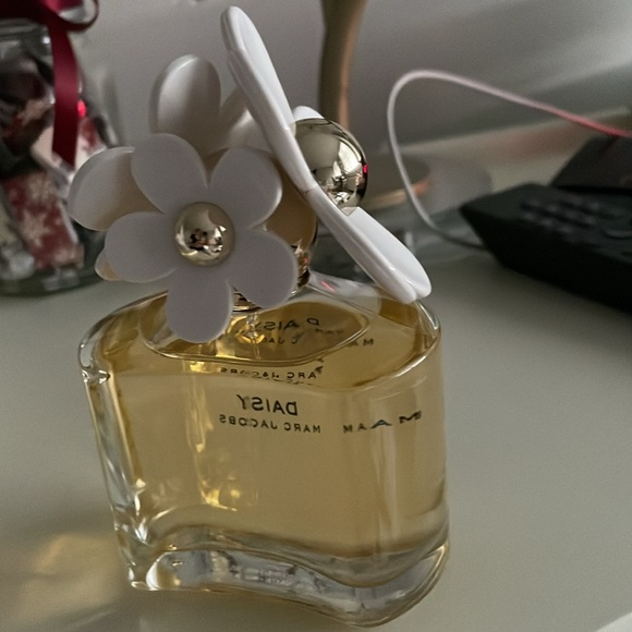 MARC JACOBS DAISY Eau de Toilette 3.3 oz - Picture 5 of 6